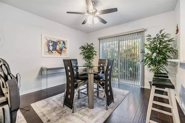 9621 CARLSDALE DR, Riverview, FL 33578