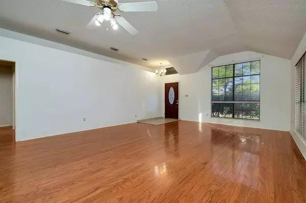 369 Banyan Drive, Grapevine, TX 76051