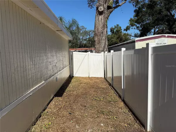 1810 E POINSETTIA AVE, Tampa, FL 33612