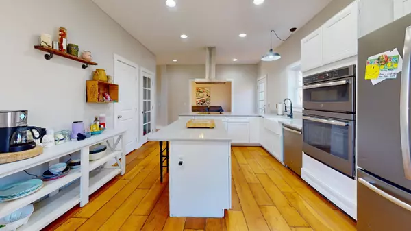 79 McKinley ST, Lake Placid, NY 12946