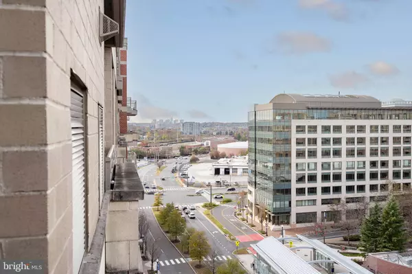 3650 S GLEBE RD #1048, Arlington, VA 22202