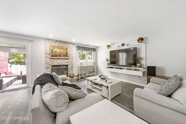 18 Homestead Drive, Matawan, NJ 07747