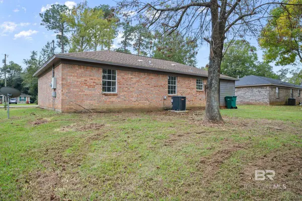 811 E Verbena Avenue, Foley, AL 36535
