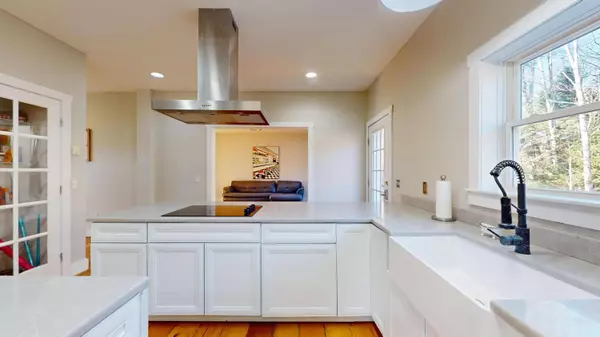 79 McKinley ST, Lake Placid, NY 12946