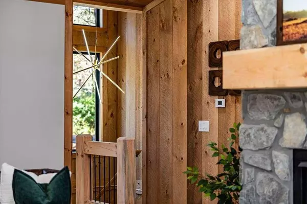 1097 Lees Ride, Mccaysville, GA 30555