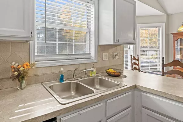 2253 Cheyenne LN, Lawrenceville, GA 30044