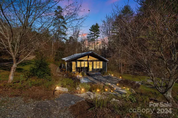 90 Old Burnsville RD, Mars Hill, NC 28787