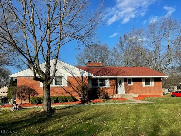 230 Deer Trail AVE, Canfield, OH 44406