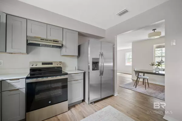 811 E Verbena Avenue, Foley, AL 36535