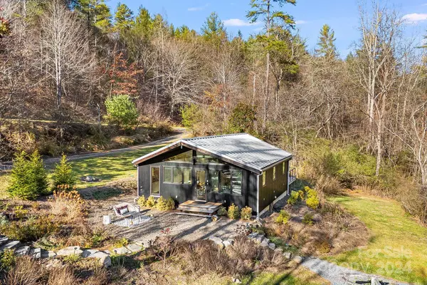 90 Old Burnsville RD, Mars Hill, NC 28787