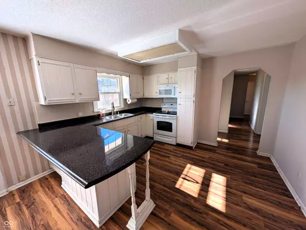 4557 W Glenwood DR, Edinburgh, IN 46124