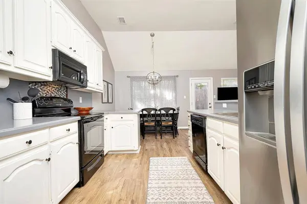 2117 S Winding Creek Drive, Grapevine, TX 76051