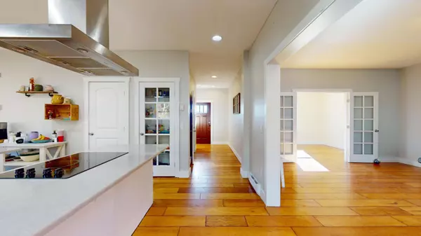 79 McKinley ST, Lake Placid, NY 12946