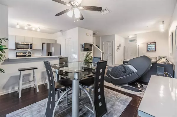 9621 CARLSDALE DR, Riverview, FL 33578