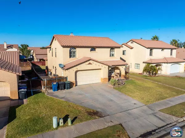 998 Danenberg Dr, El Centro, CA 92243