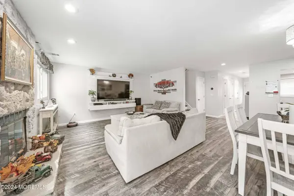 18 Homestead Drive, Matawan, NJ 07747