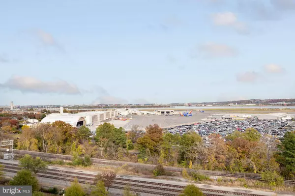 3650 S GLEBE RD #1048, Arlington, VA 22202