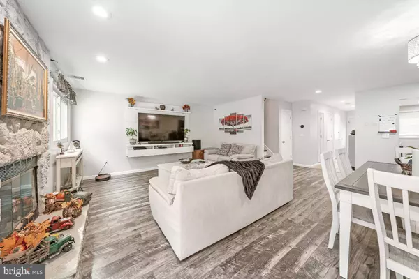 18 HOMESTEAD DR, Matawan, NJ 07747