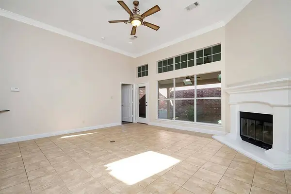 6009 Lake Way, North Richland Hills, TX 76180