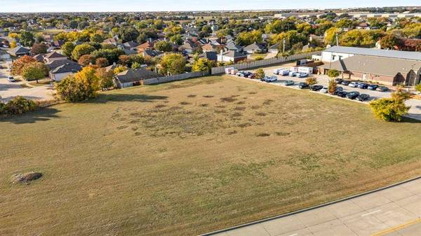 2315 W Warrior Trail, Grand Prairie, TX 75052