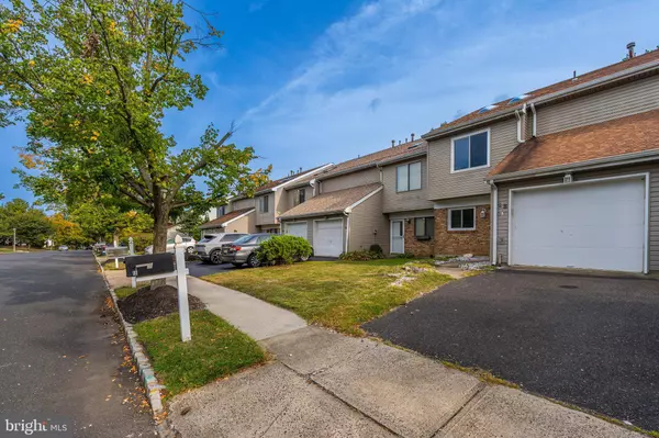 18 HOMESTEAD DR, Matawan, NJ 07747