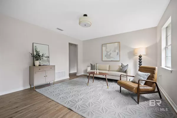 811 E Verbena Avenue, Foley, AL 36535