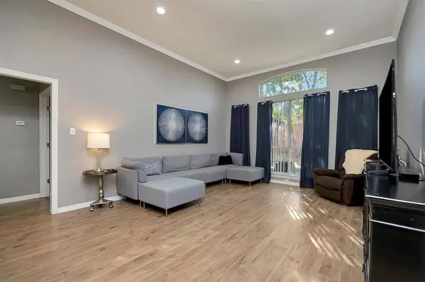 2117 S Winding Creek Drive, Grapevine, TX 76051