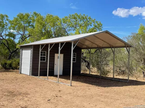 5106 State Highway 173, Bigfoot, TX 78005