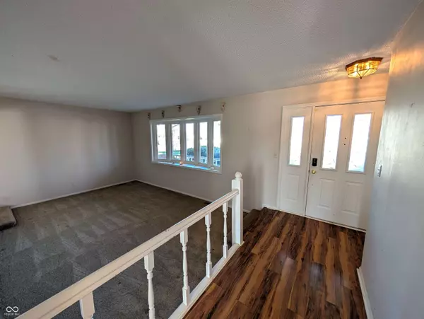 4557 W Glenwood DR, Edinburgh, IN 46124