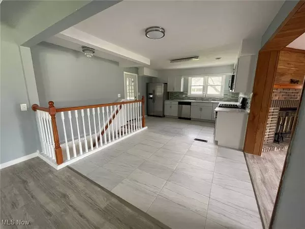 230 Deer Trail AVE, Canfield, OH 44406