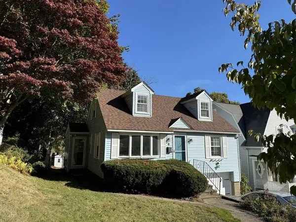 9 Moore Ave, Worcester, MA 01602