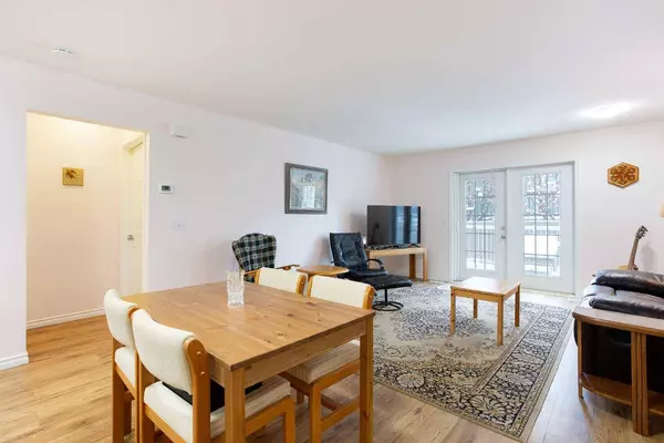 103 Fairways DR NW #5, Airdrie, AB T4B 2Y5