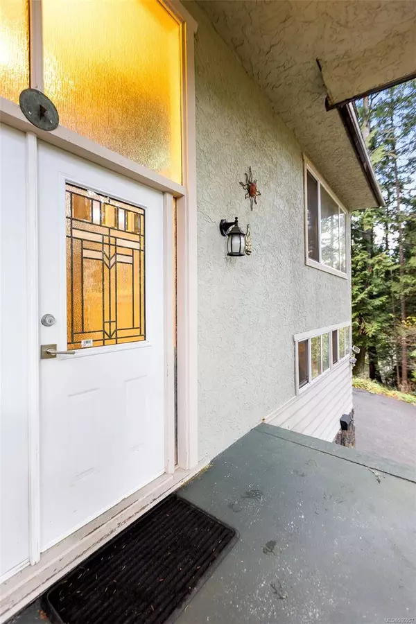 875 Walfred Rd, Langford, BC V9C 2P2