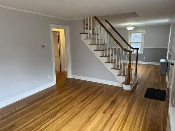 9 Moore Ave, Worcester, MA 01602