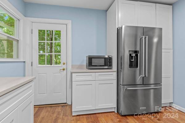 625 Lenox PL, Hendersonville, NC 28739