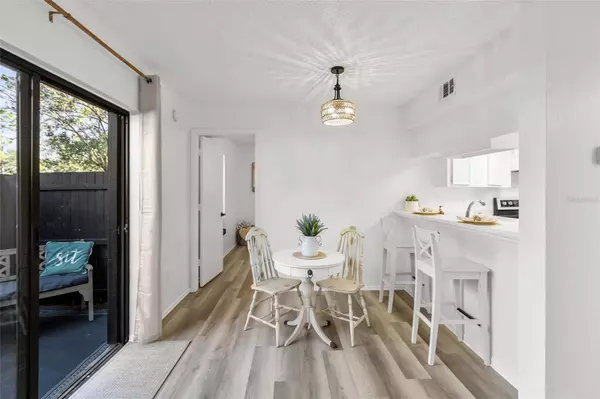 4006 ANGEL OAK CT #104, Tampa, FL 33613