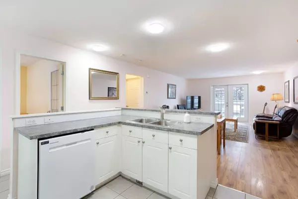 103 Fairways DR NW #5, Airdrie, AB T4B 2Y5