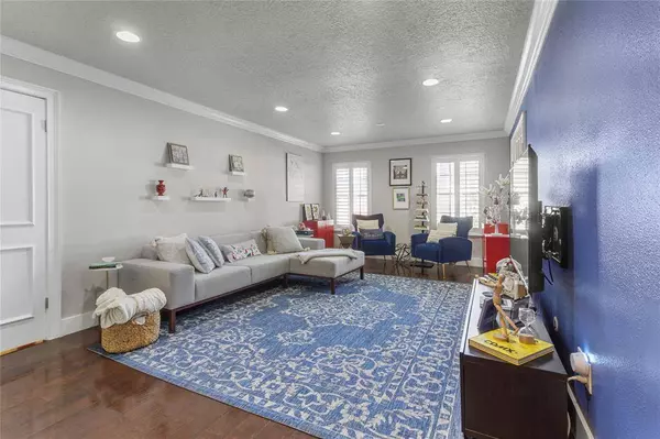355 N Post Oak LN #738, Houston, TX 77024