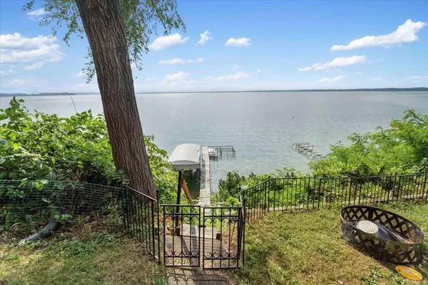 4912 Wakanda Drive, Waunakee, WI 53597