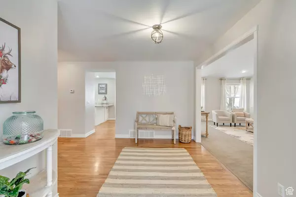 381 N ALPENHOF LN, Midway, UT 84049