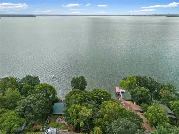 4912 Wakanda Drive, Waunakee, WI 53597