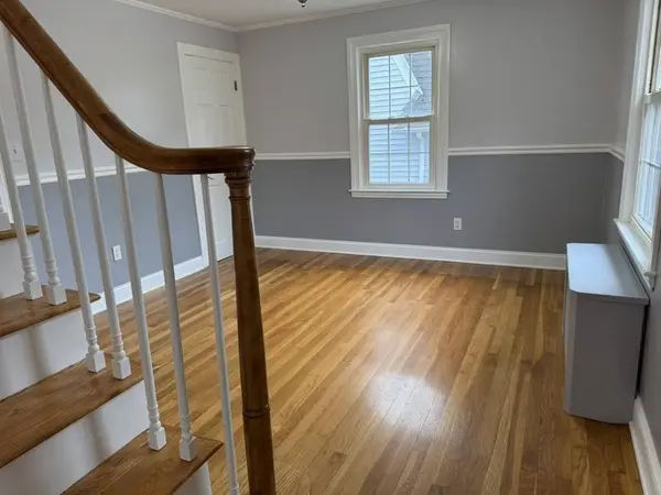 9 Moore Ave, Worcester, MA 01602