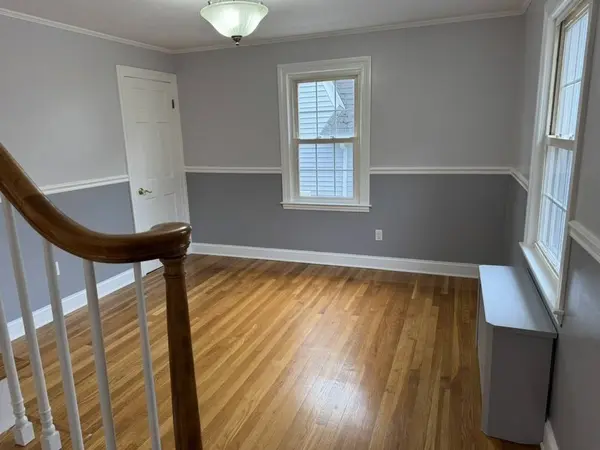 9 Moore Ave, Worcester, MA 01602