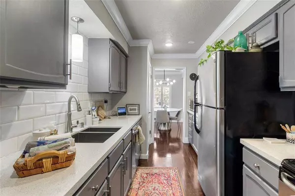 355 N Post Oak LN #738, Houston, TX 77024