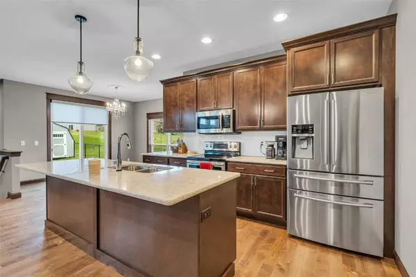 2507 Prairie Walk DR NW, Cedar Rapids, IA 52405