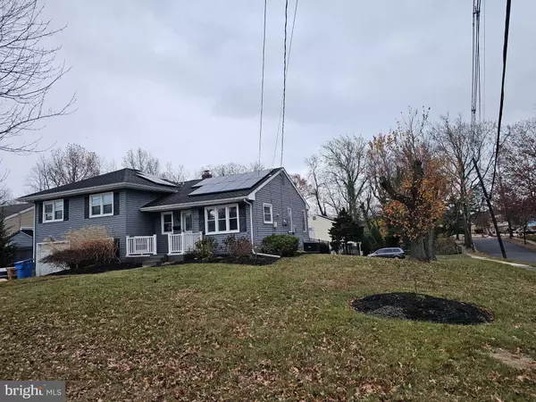 39 KENWOOD DR, Cherry Hill, NJ 08034