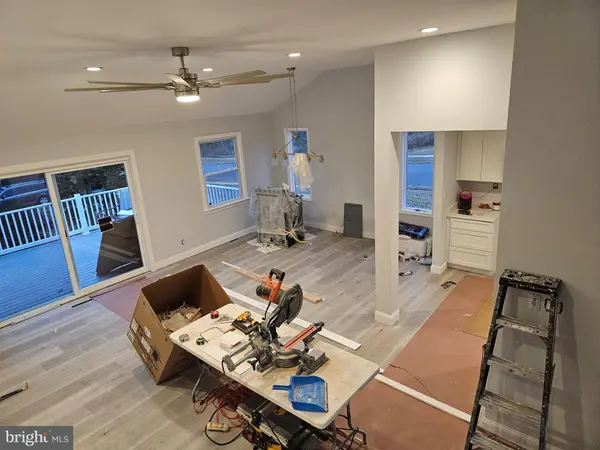 39 KENWOOD DR, Cherry Hill, NJ 08034