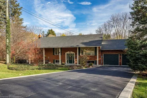 10 Valleydale Court, Hamilton, ON L8H 4Z8