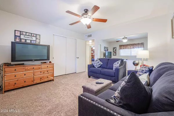 208 W SURREY Avenue, Phoenix, AZ 85029