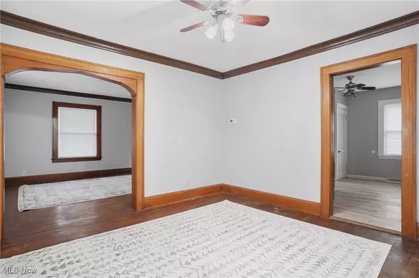 134 Shadyside DR, Youngstown, OH 44512